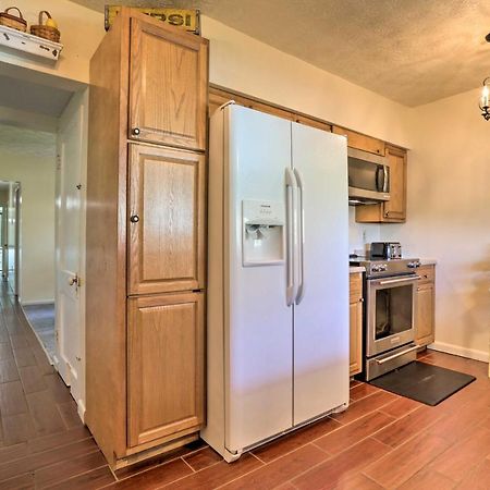 Charming East Bernstadt Retreat Less Than 6 Acre Farm! Екстер'єр фото