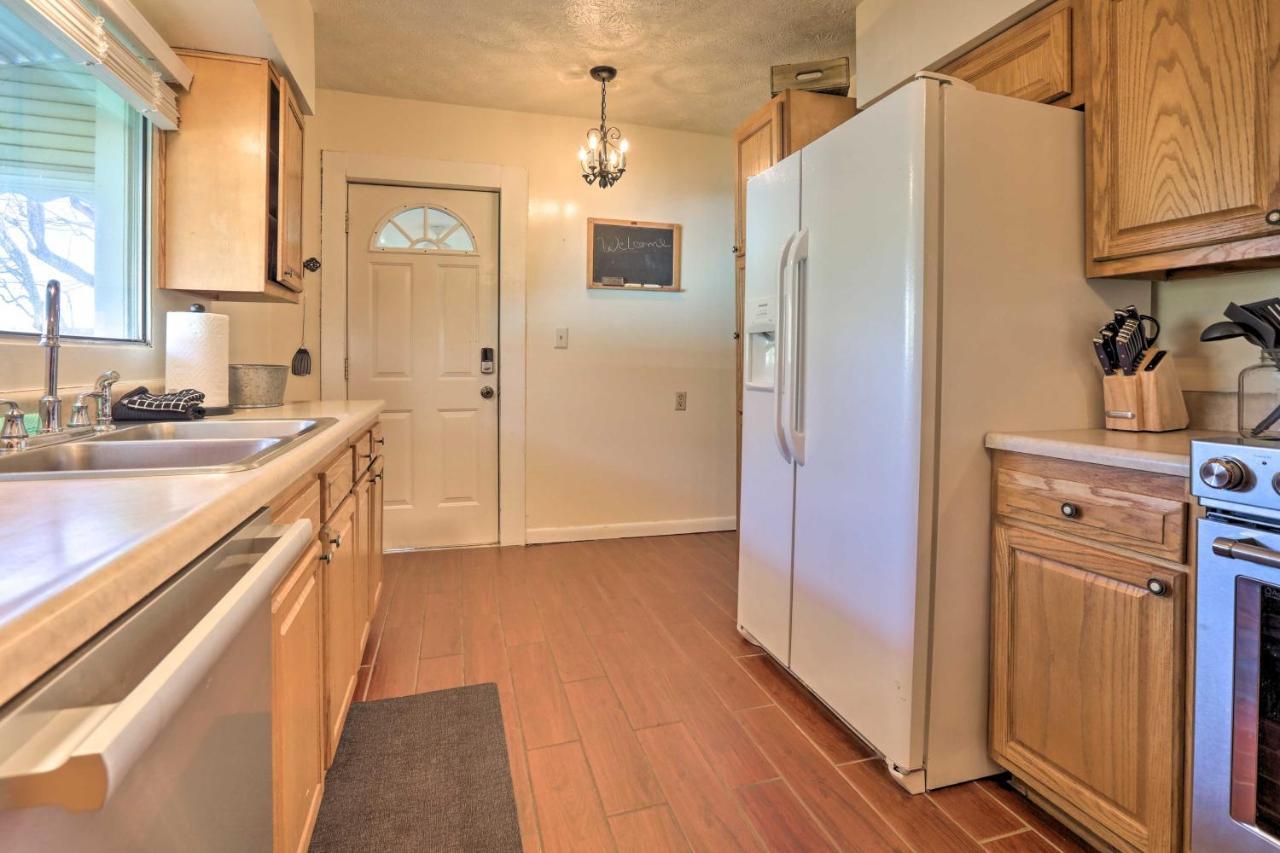Charming East Bernstadt Retreat Less Than 6 Acre Farm! Екстер'єр фото