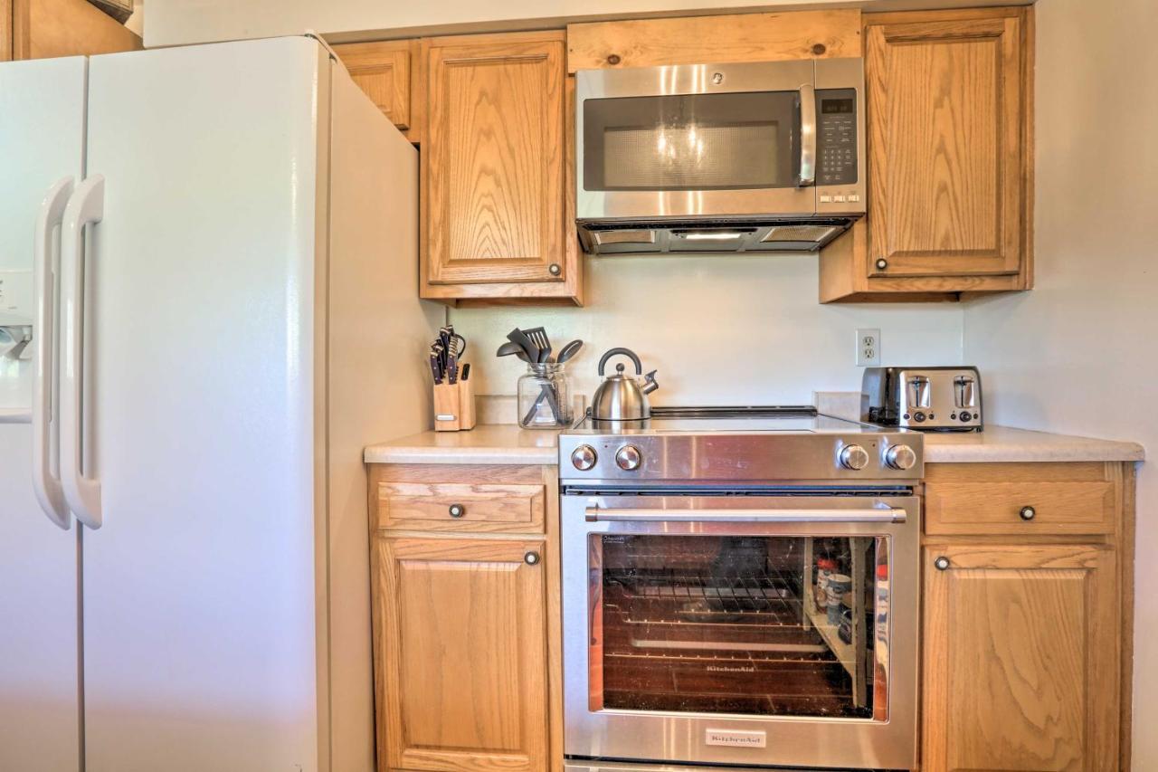 Charming East Bernstadt Retreat Less Than 6 Acre Farm! Екстер'єр фото